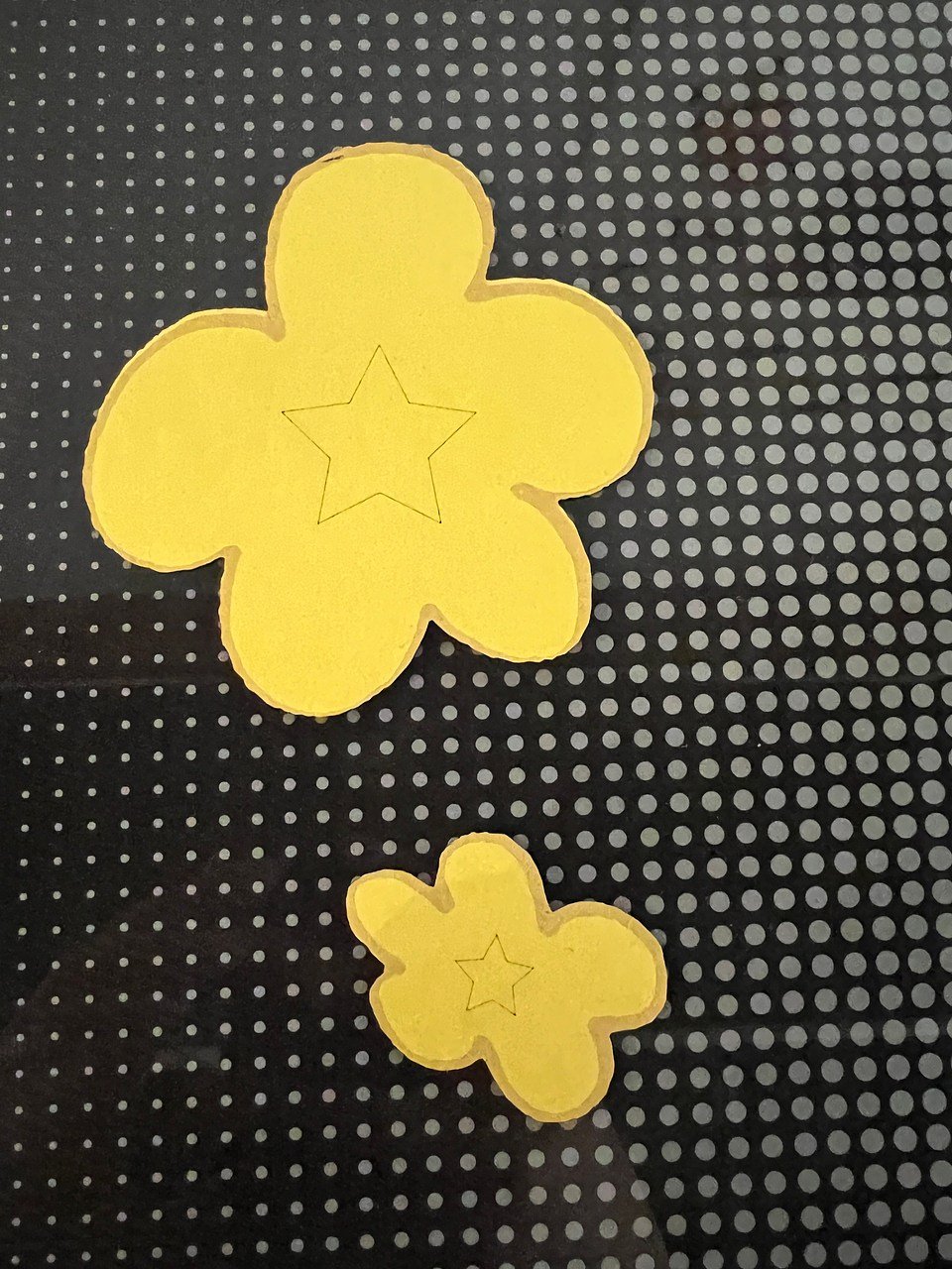 flowerondots.jpg